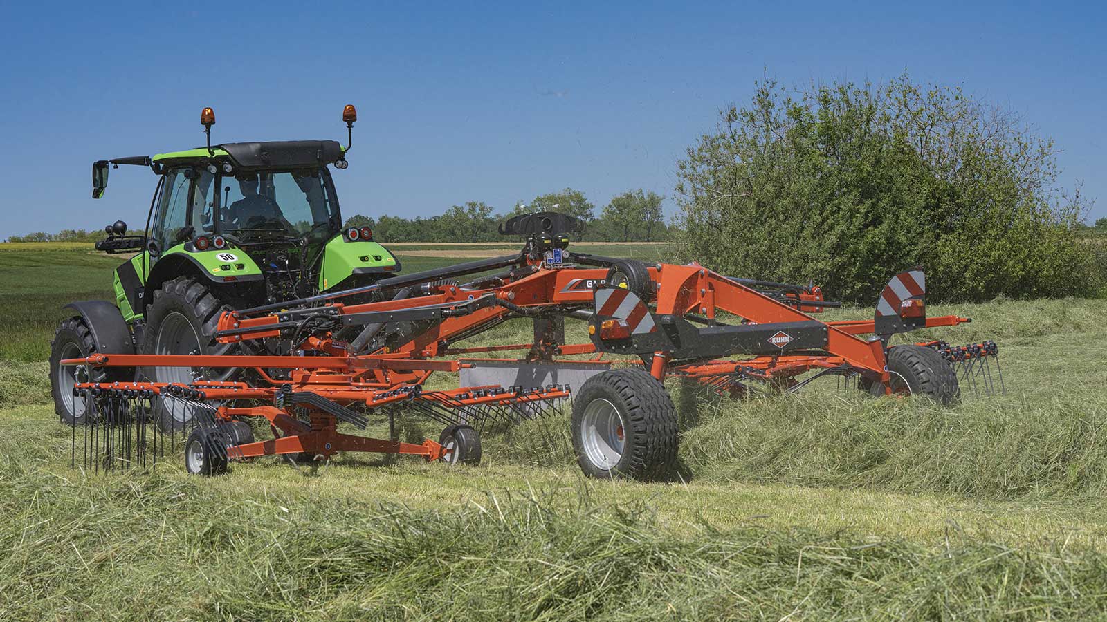 Twin Rotor Rakes | KUHN