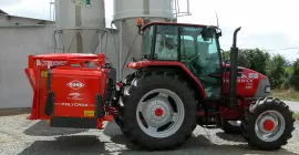 POLYCROK silage cutter & feeder at work