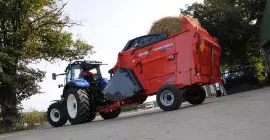 Transporting the KUHN PRIMOR 4260 M CUT CONTROL straw blower & feeder