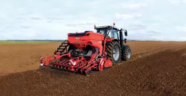 ISOBUS VENTA 3030 pneumatic integrated seed drill at work with HR 3040 power harrow