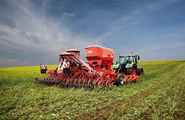 AUROCK-KUHN-MIN-TILL- AGRICULTURE-SEEDING