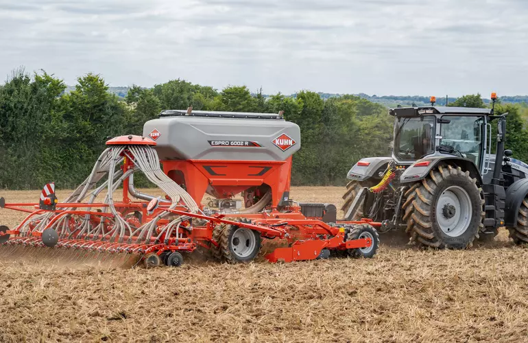 ESPRO 1002 R at work in the field at work in the field