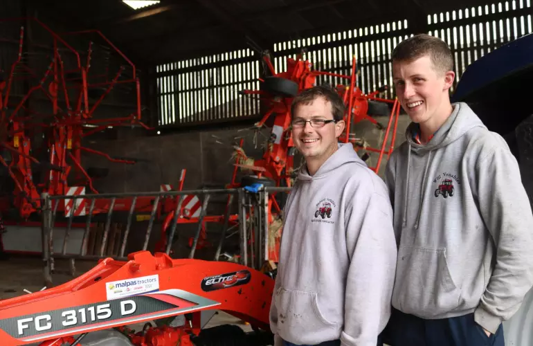 richard-will-venable-fc3115d-mower-vertical-fold grass-machinery-mowing-kuhn