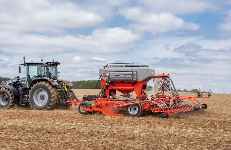 ESPRO 6002 R seed drill for min-till seeding