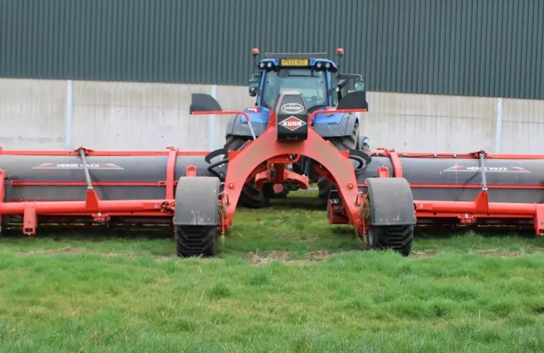 Floshes Farm Ltd Merge Maxx 950
