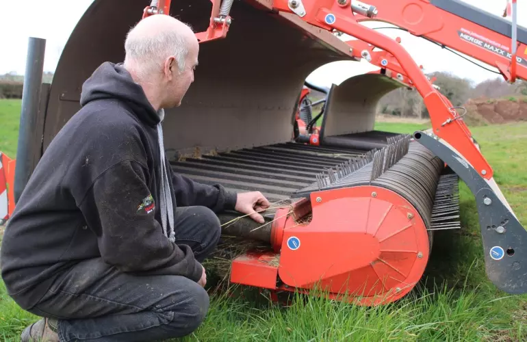 Floshes Farm Ltd Merge Maxx 1090
