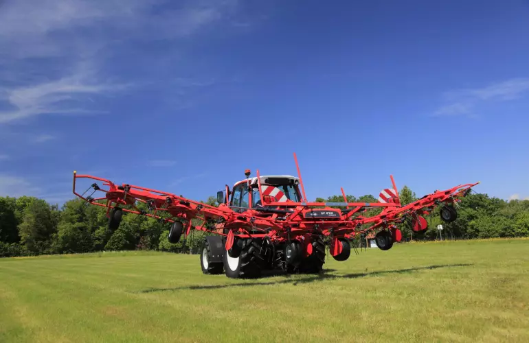 Prueba de campo de un henificador