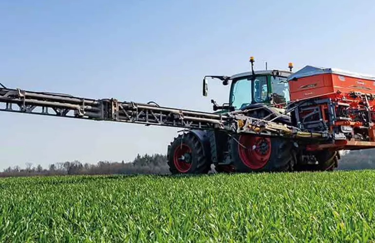 The AERO 32.1 mounted pneumatic fertiliser spreader at work