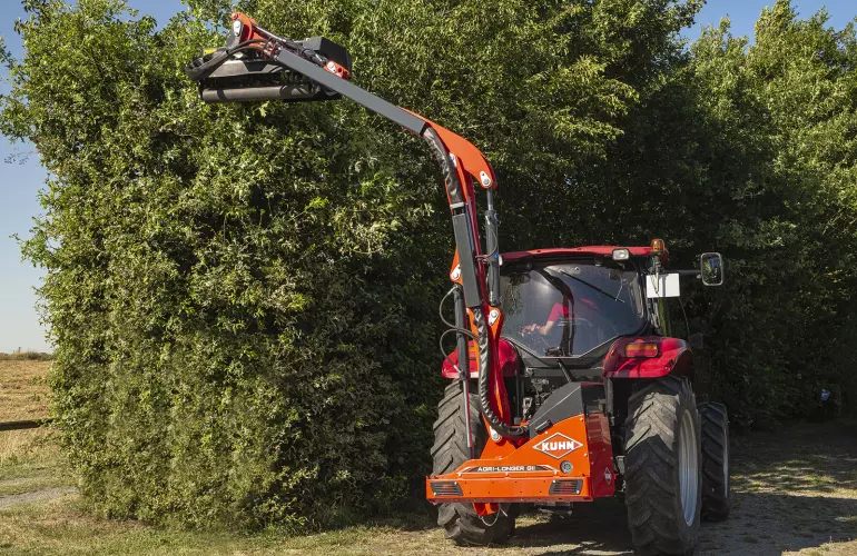AGRI-LONGER GII with Mechanical Safety Hedge and Grass Cutters