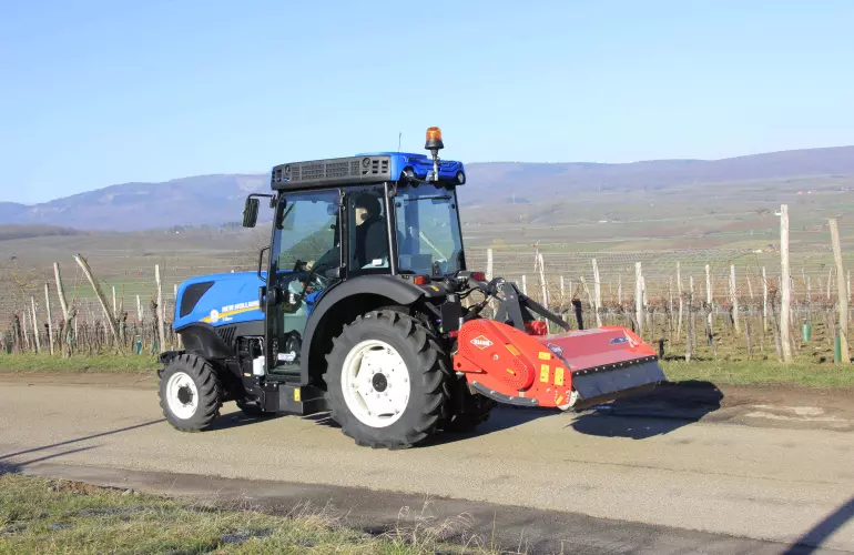 Vineyard shredder BV 14, transport on roads