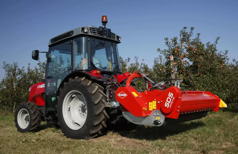 SDS 150 shredder in transport in an orchard