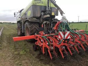 chris-platt-striger-strip-tillage-kuhn