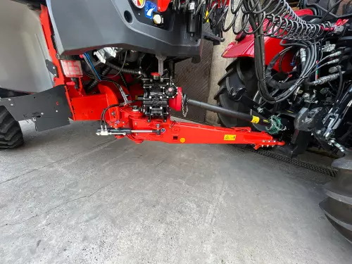 Système de suivi des traces du tracteur du pulvérisateur trainé LEXIS 3800