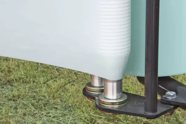 Both outer ends of the aluminum rollers are cone-shaped to maintain the optimum width of the film and reduce the risk of film tear.