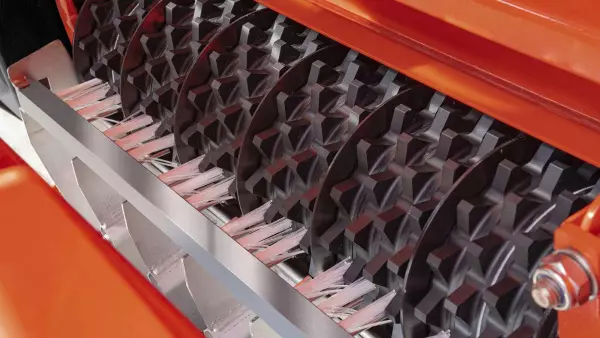 The AERO 32.1's hydraulic metering unit