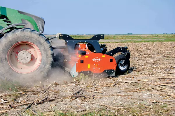 BCR 2800 reversible crop shredder gives you more possibilities and more flexibility with front, rear or combination operations