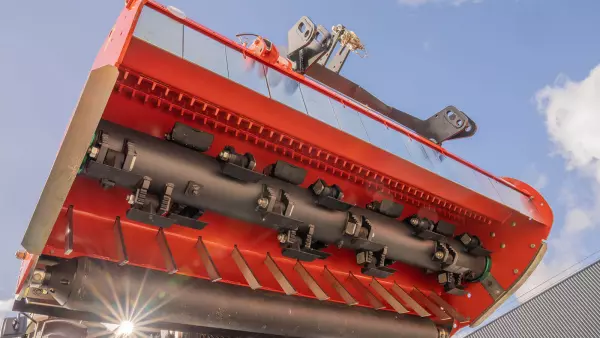 Le rotor et outils du broyeur BVR série 1000 lui permet de travailler dans les résidus les plus ligneux.