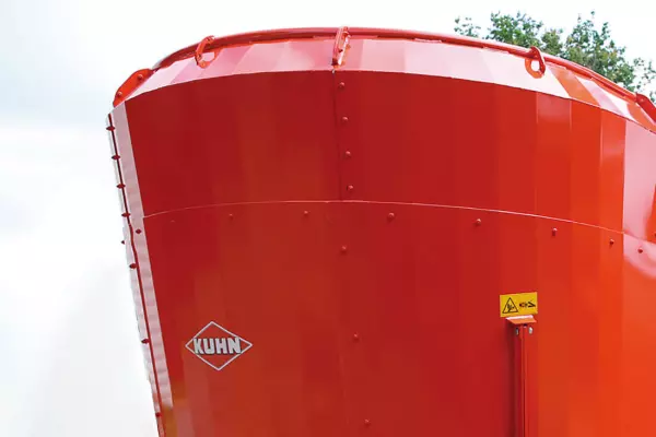 Even quicker chopping and mixing with the KUHN EUROMIX I mixer
