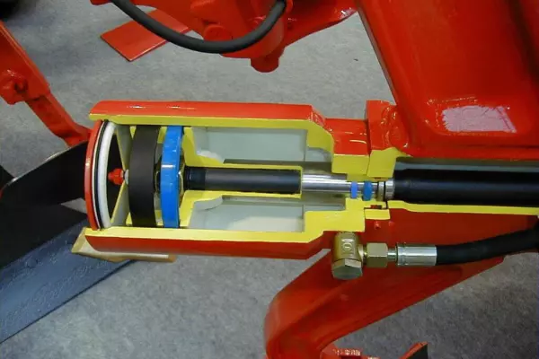 Cross section of the Hydro-Safe safety device