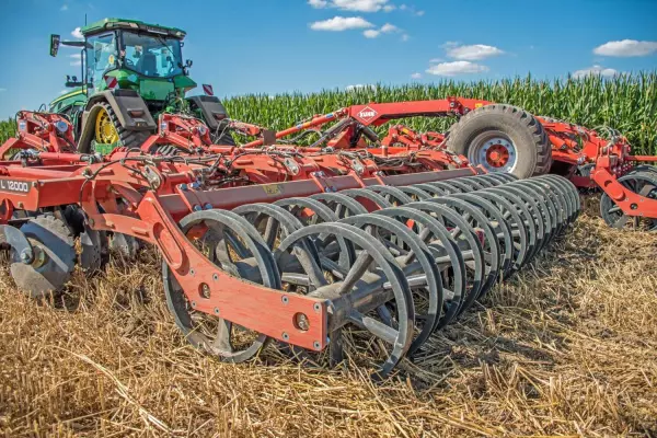 Tool-free adjustments make your stubble cultivation work really easy.
