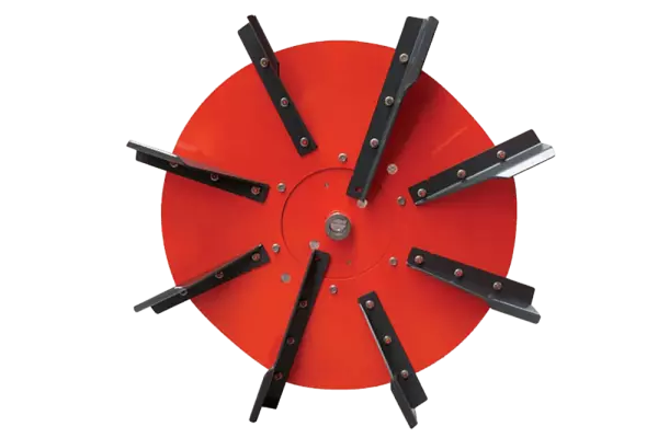 An even quantity of straw and a happy herd thanks to the KUHN PRIMOR 2060 M semi-mounted straw-blower & feeder 