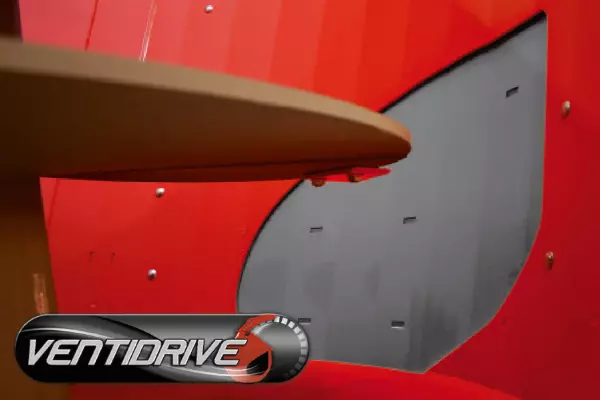 The patented asymmetric form of the VENTIDRIVE straw hatch improves the straw suction capacity of the PROFILE PLUS range.