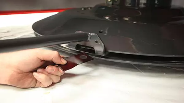 Für den Messerwechsel wird lediglich ein Spezialwerkzeug benötigt.