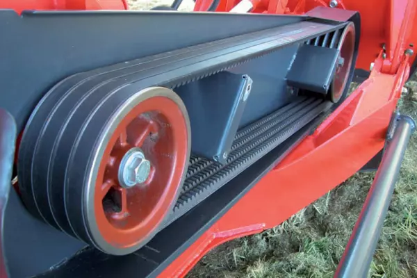 The quadruple cog-type V-belt drive on the SPRING-LONGER 80 Series Verge Mowers provides reliability and reduced maintenance costs.