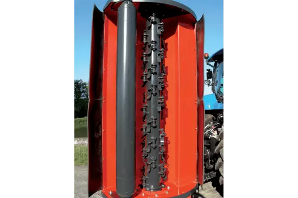 XTREM sensor roller as standard on SPRING-LONGER 80 Series Verge Mowers