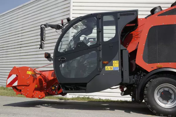 Very large windows on KUHN SPV Access/Power/Intense self-propelled mixers