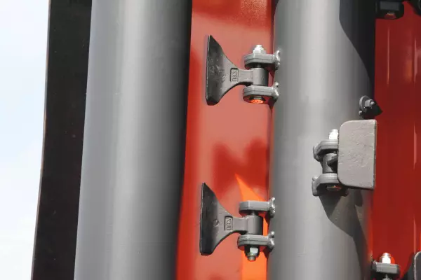 TBE and TBES fitted with a roller with removable ends positioned closest to the rotor