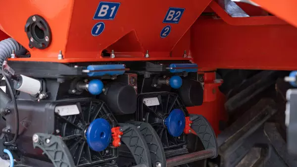 Les doseurs indépendants sur la cuve de la TF 2300 C