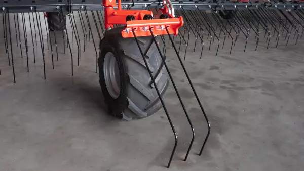 Photo of the additional tines on the TINELINER tine weeder's rear gauge wheels