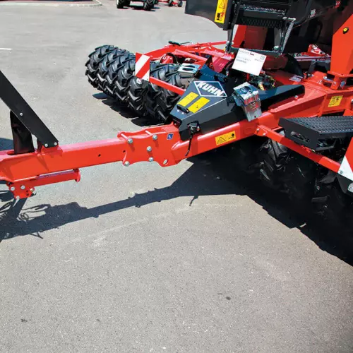 Lower link arms with telescopic drawbar: improved manoeuvrability!