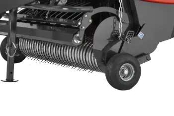 A wide cam-steered 230 cm wide pick-up with standard crop roller.