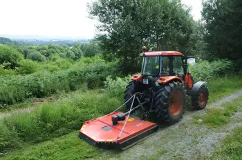 Adjustable cutting height on the rotary toppers to suit all product densities