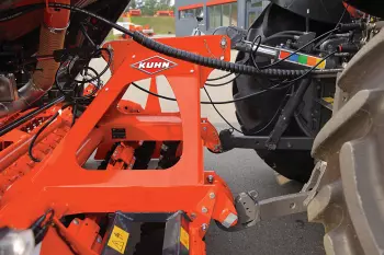 Heavy-duty frame on CD 1000 series disc cultivators