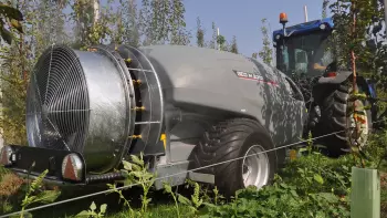 Photo du pulvérisateur GEO M 2 au travail