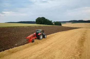 The large clearances of the MASTER 113 offer exceptional burial capacity.