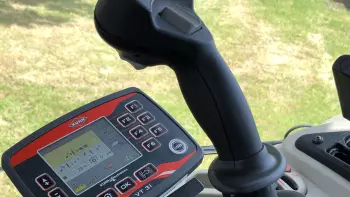 With the EP joystick, you will feel like a professional driver as soon as you step in the cab