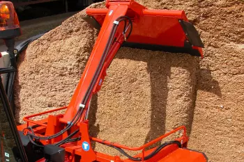 KUHN silage cutters & feeders have outstanding kinematics for high reach at the clamp