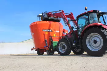 PROFILE PLUS 1 DL mixer at work