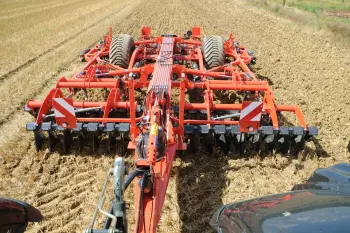 The working depth is adjusted directly from the cab