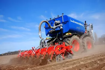 The STRIGER 100 allows slurry to be buried in one pass