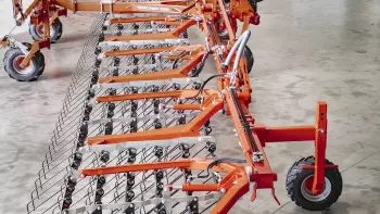 Photo of the TINELINER tine weeder's gauge wheels (front/rear)