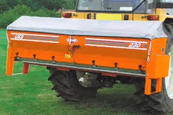 Retractable hopper base and outlets