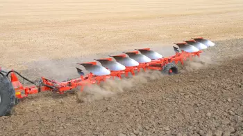 View of the VARI-MANAGER plough bodies at work