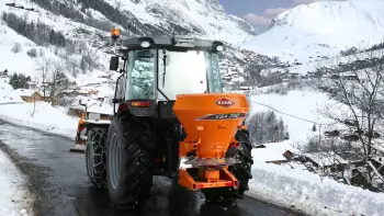 Mechanical or hydraulic drive adapted to your needs of the VSA salt and sand spreader