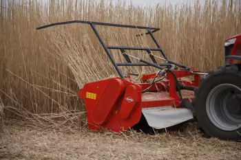 A thick sheet metal and two beams provide reliability and robustness of the energy crop shredder WS 320 BIO