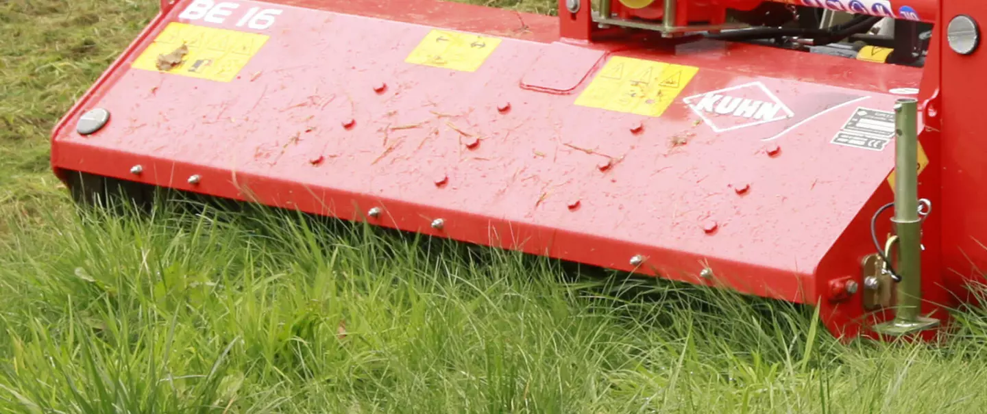 KUHN BE 16 Flail Mower at work